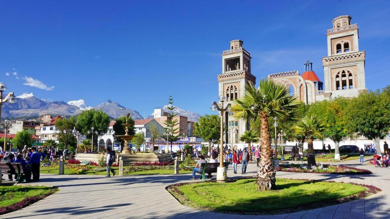 Hotel Valery II Уарас Екстер'єр фото