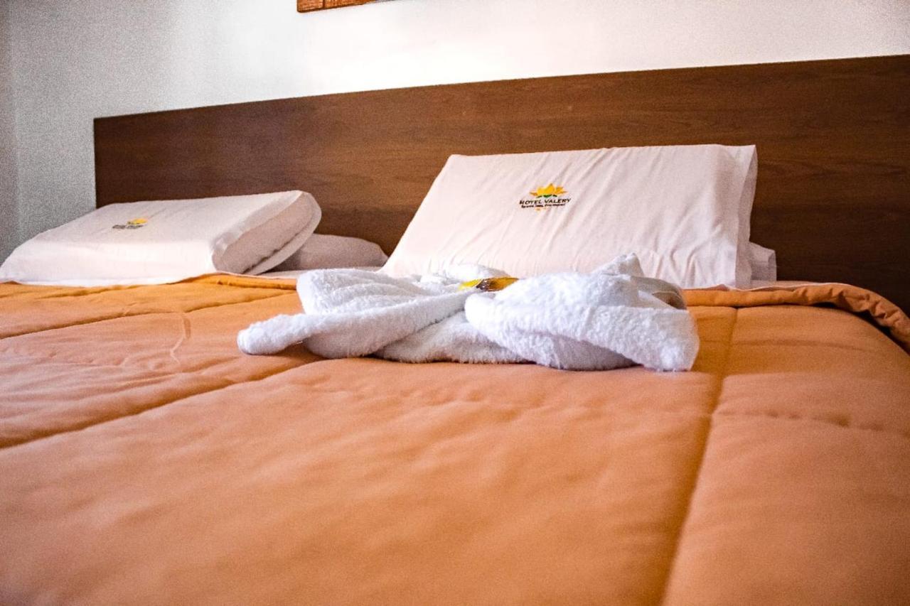 Hotel Valery II Уарас Екстер'єр фото